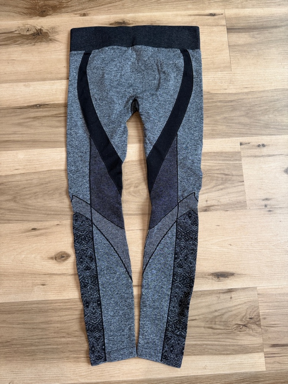 NUX Gray and Black Seamless Performance Leggings - Picture 3 of 3
